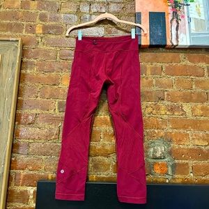 Lululemon cropped raspberry leggings (size 4)